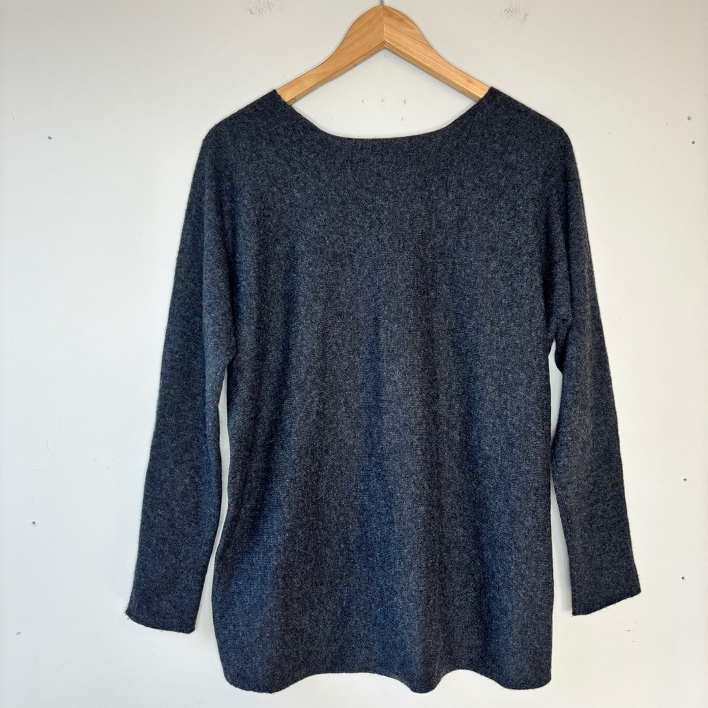 Vince‎ Dark Charcoal Gray V-Neck Cashmere Sweater Size XS - Picture 6 of 9